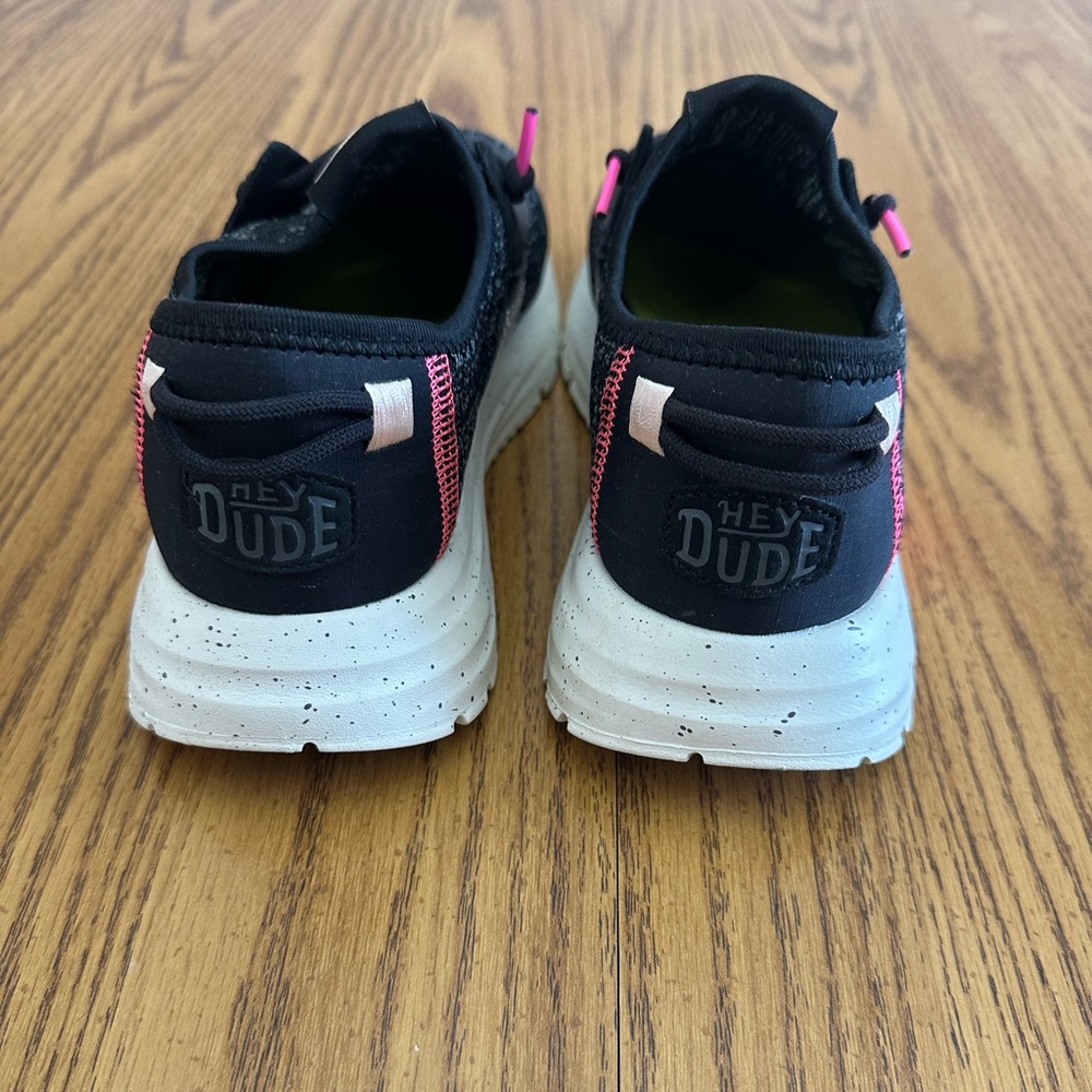 Hey Dude Women’s Black and Pink Sneakers 7W/UK 5 - Picture 3 of 7
